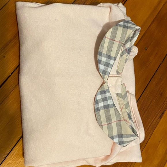 New without tags Burberry 18 month onesie - Picture 6 of 7